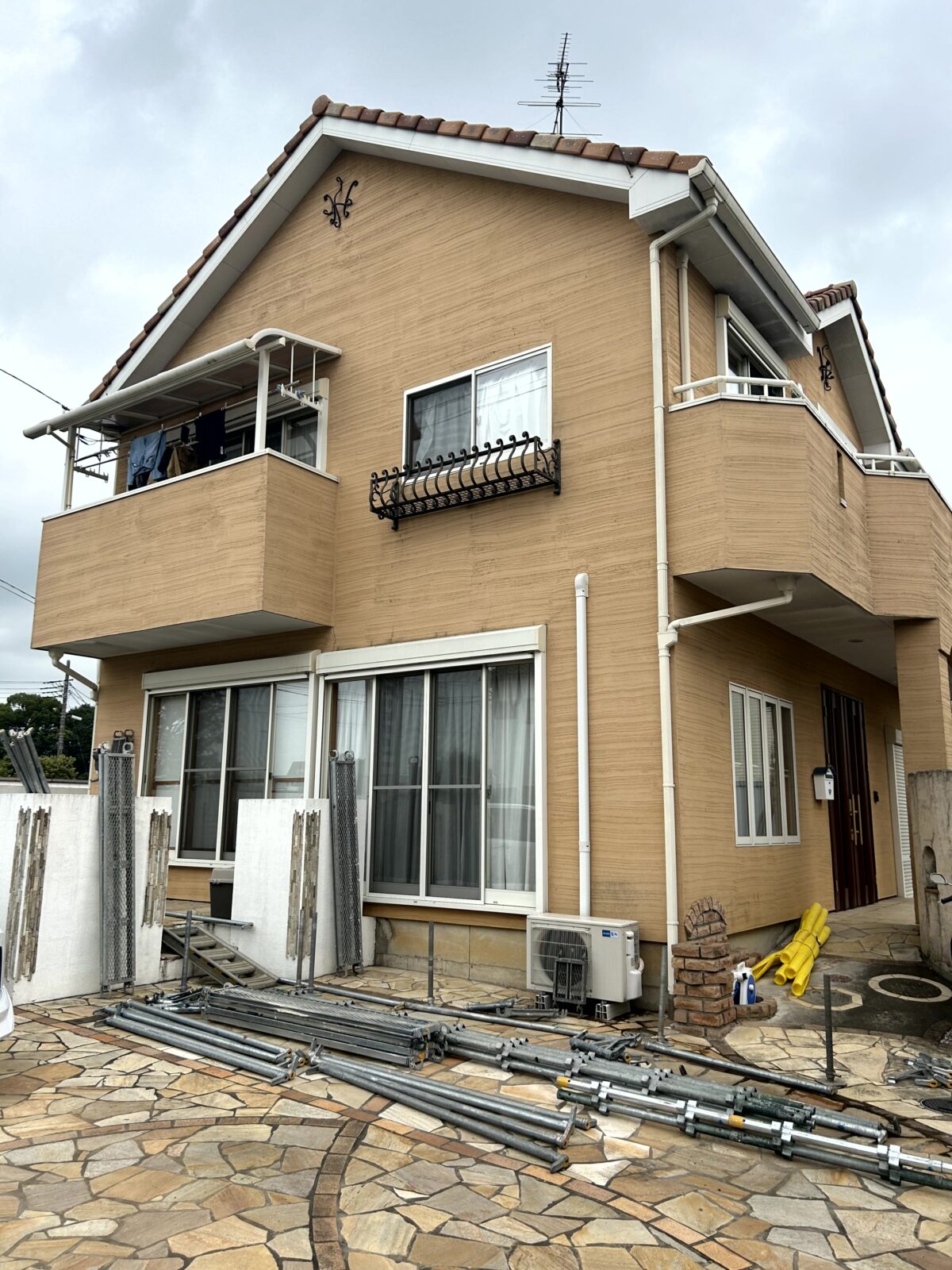 【埼玉×蓮田】外壁塗装で見とれてしまうほど美しい家に|塗装前