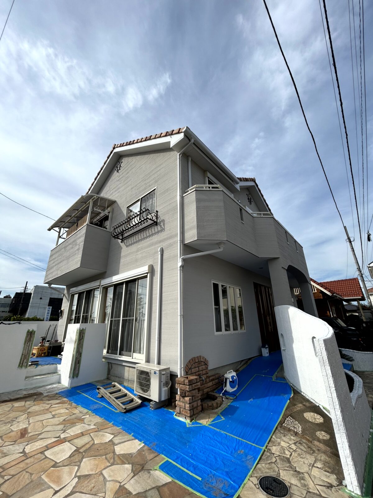 【埼玉×蓮田】外壁塗装で見とれてしまうほど美しい家に|正面（左側）